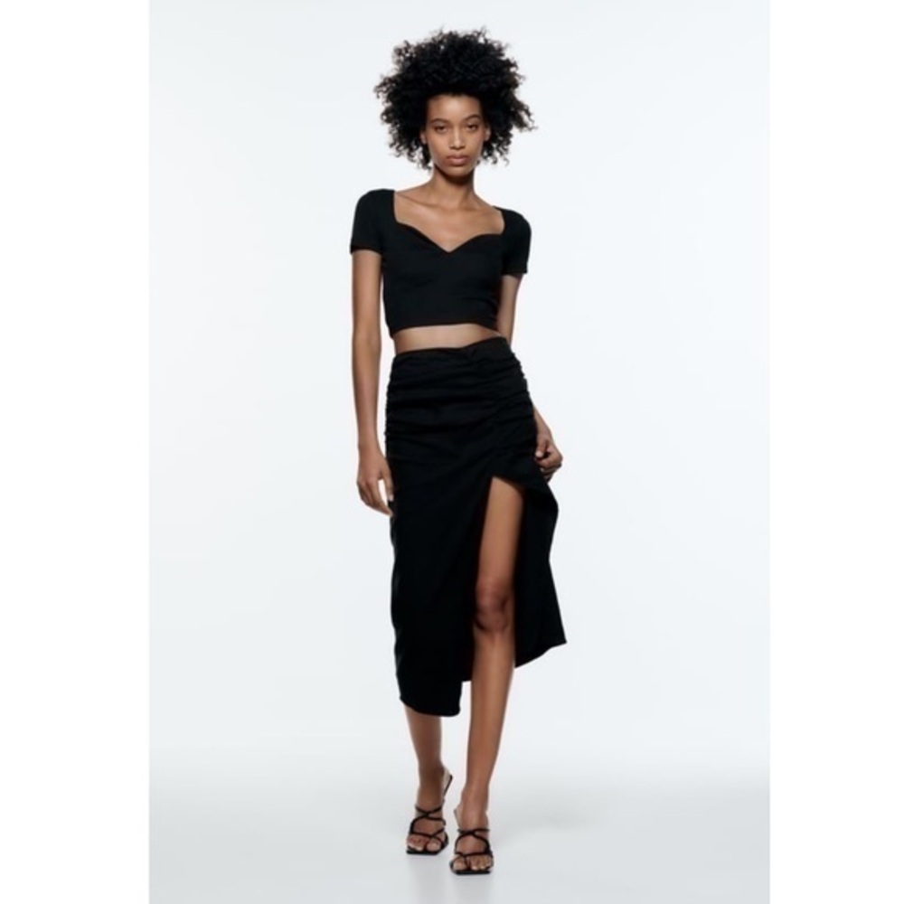 New Zara | Black Sweetheart Neckline T-Shirt